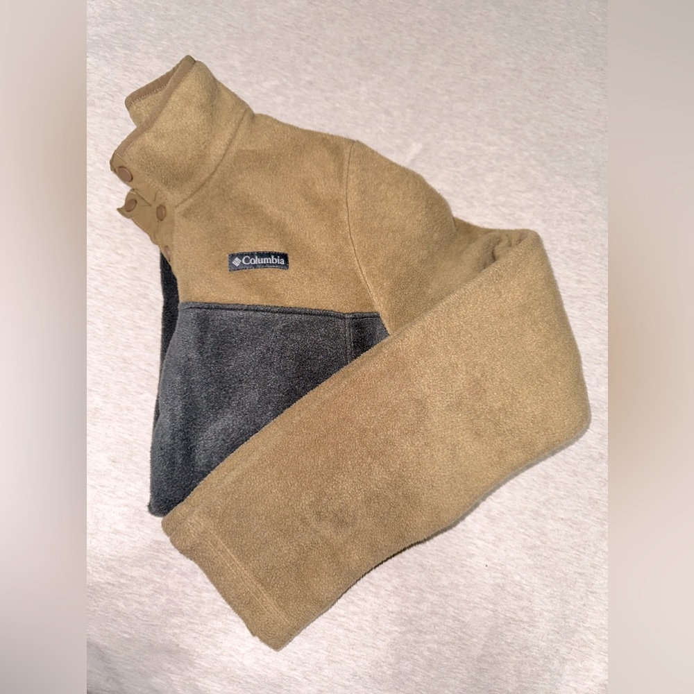 Columbia Pullover - Picture 2 of 3